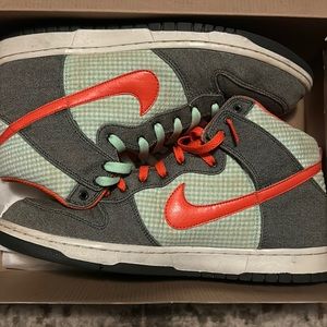Nike dunk high. Used. Great condition.
